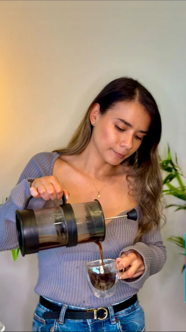 🙌☕ ✨Ready for your perfect first coffee?
The magic of the French Press in 1 minute.
📖 Blog in bio”

#EncantoCafe #frenchpresscoffee #coffeelovers #colombiancoffee #specialtycoffee #coffeeritual #morningcoffee #coffeetime